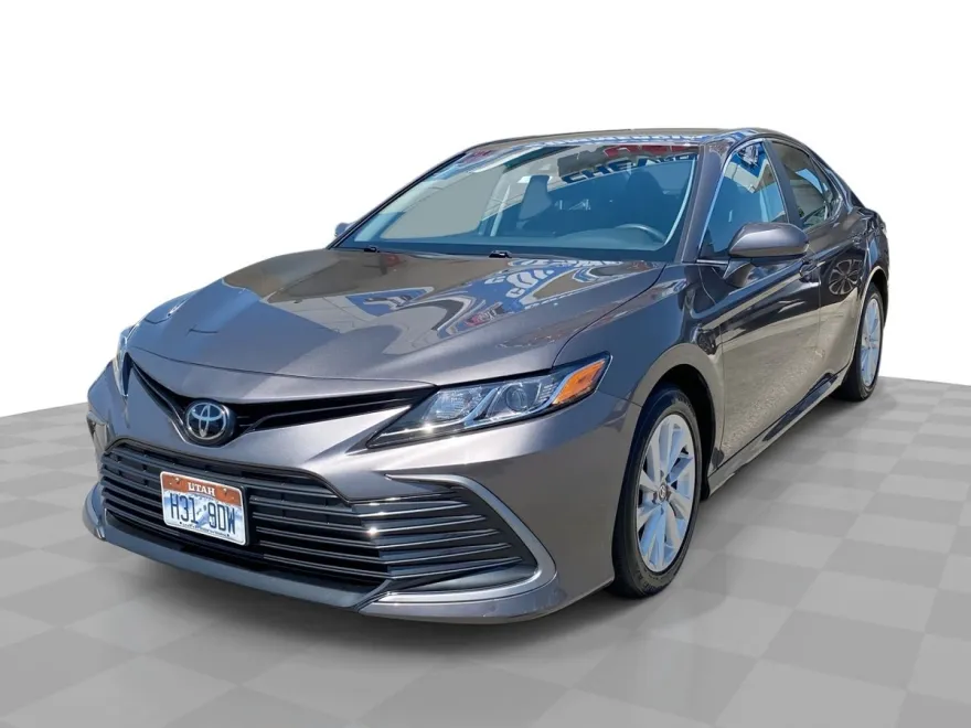 2024 Toyota Camry LE photo 1