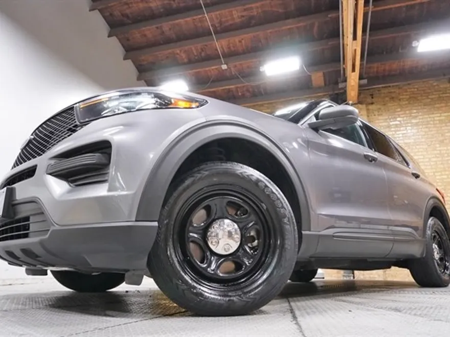 2021 Ford Explorer Hybrid photo 1