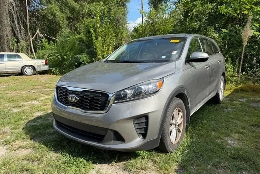 2019 Kia Sorento LX photo 1