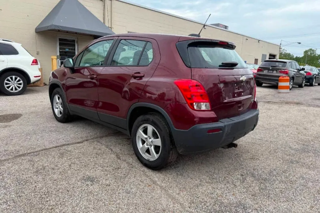 2016 Chevrolet Trax LS photo 1