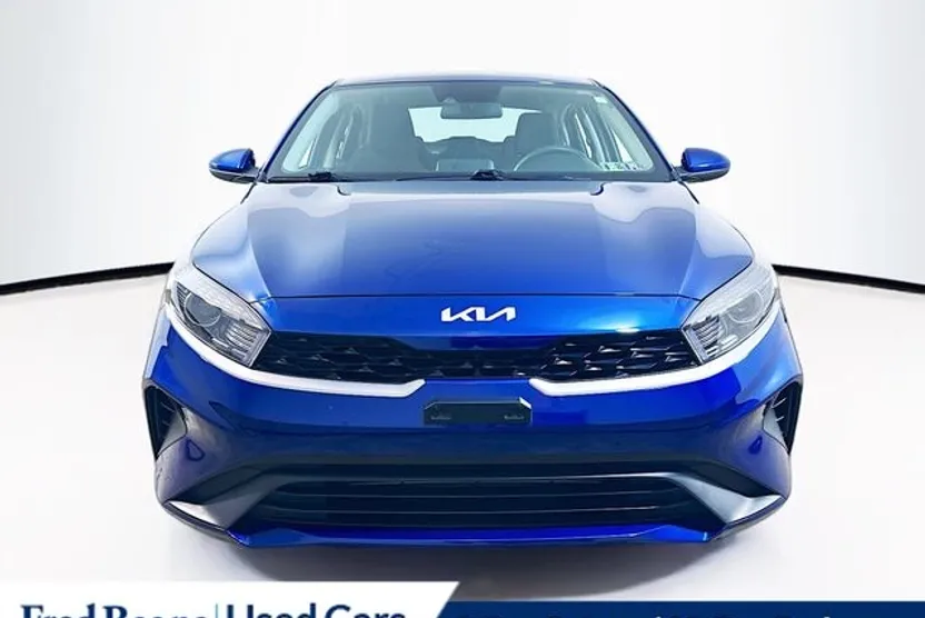 2023 Kia Forte LXS photo 1