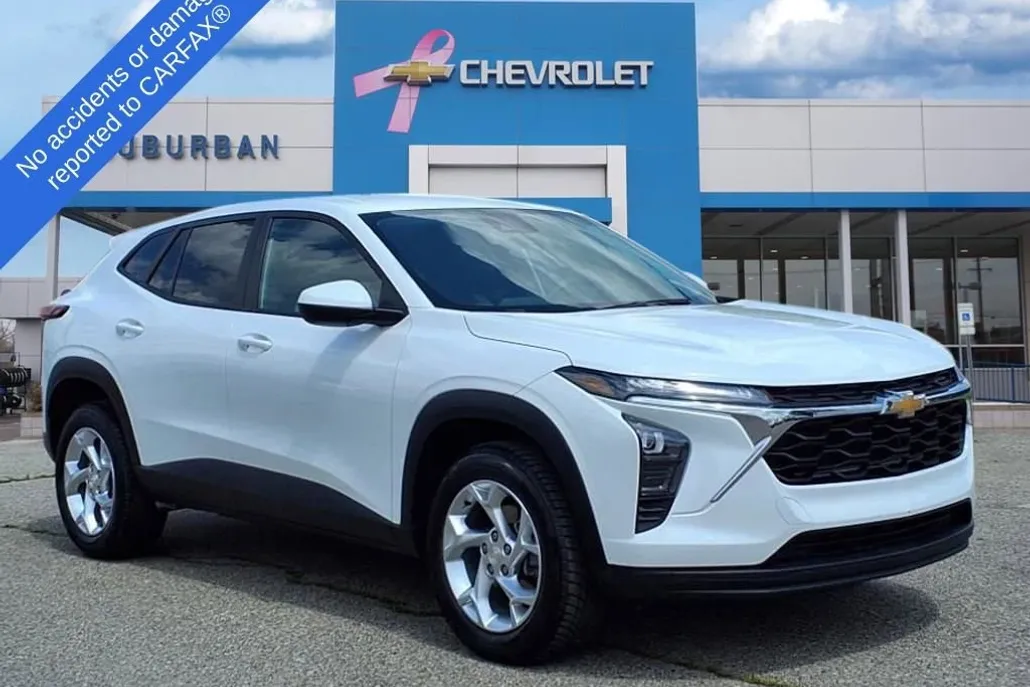 2024 Chevrolet Trax LS photo 1