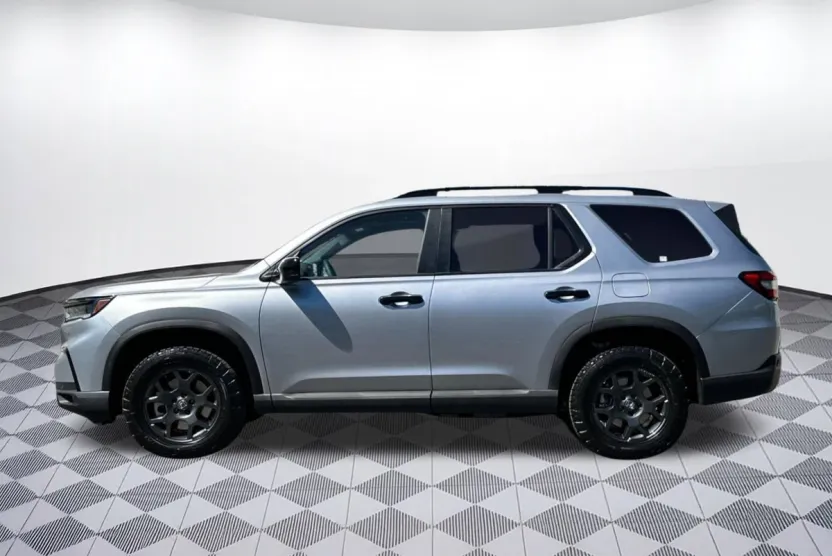 2025 Honda Pilot TrailSport photo 1