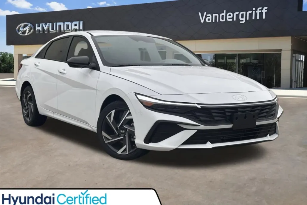 2025 Hyundai Elantra SEL Sport photo 1