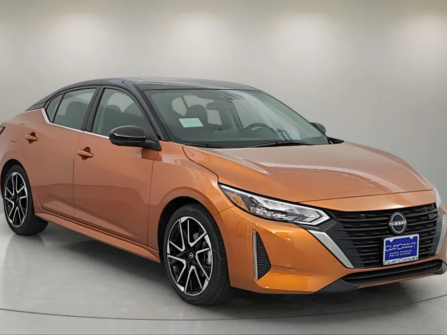2025 Nissan Sentra SR photo 1