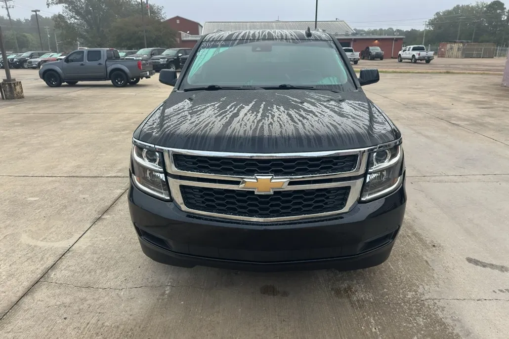 2019 Chevrolet Tahoe LT photo 1