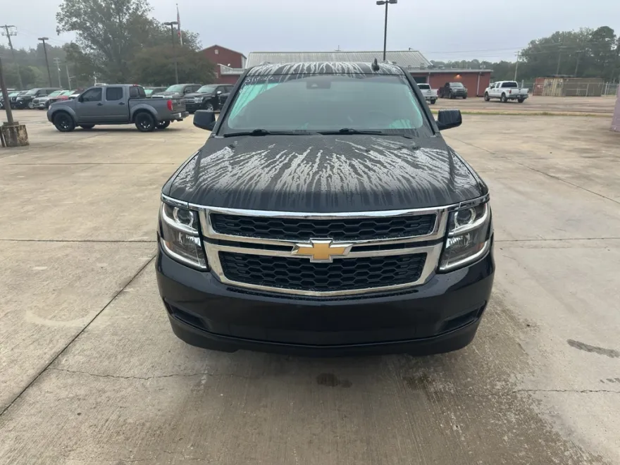 2019 Chevrolet Tahoe LT photo 1