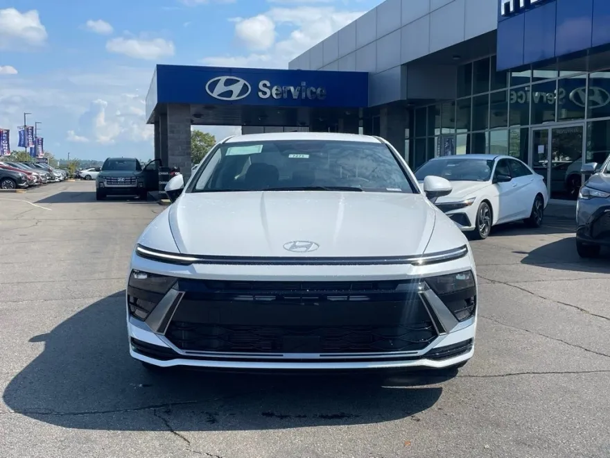 2026 Hyundai Sonata SEL Sport photo 1