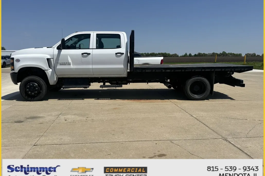 2023 Chevrolet Silverado 5500HD Work Truck photo 1