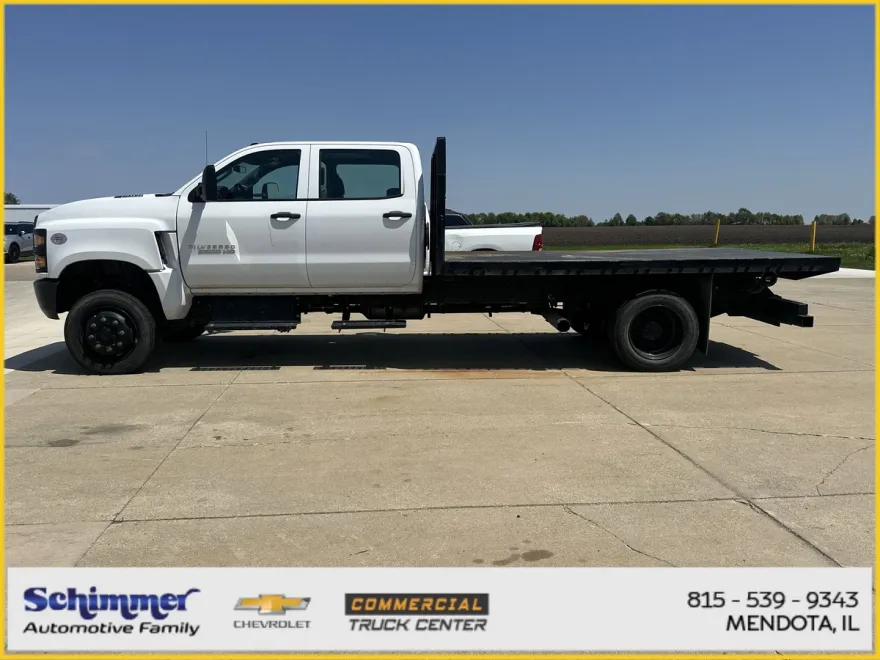 2023 Chevrolet Silverado 5500HD Work Truck photo 1