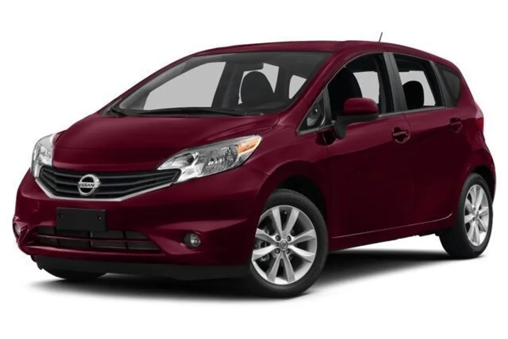 2016 Nissan Versa Note SV photo 1
