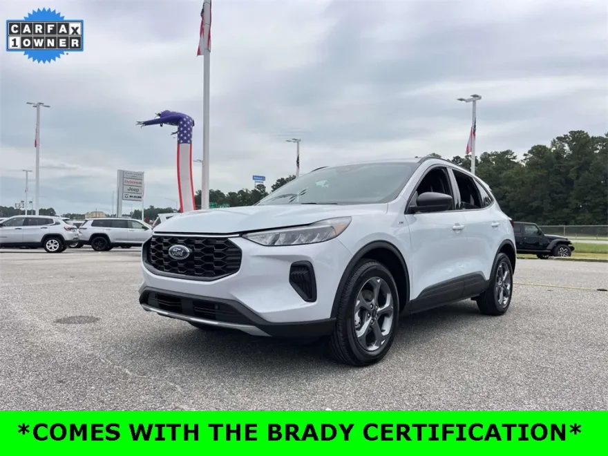 2025 Ford Escape ST-Line photo 1