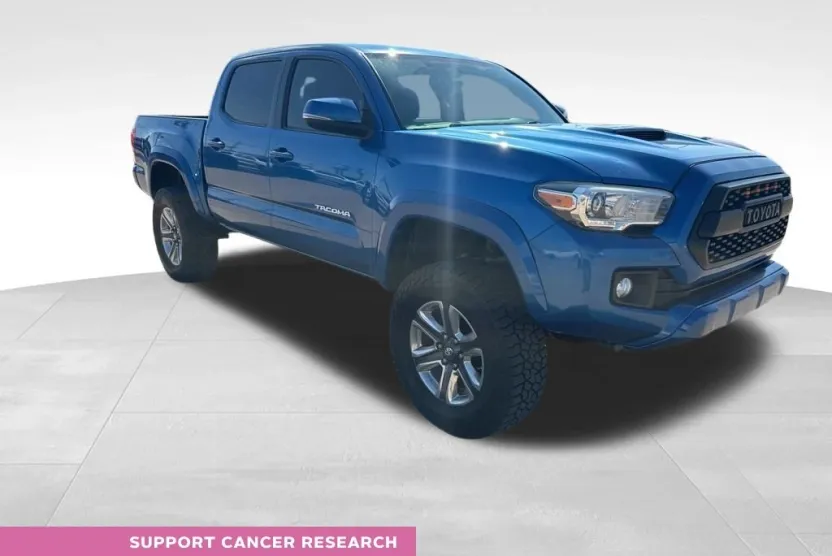 2016 Toyota Tacoma TRD Sport photo 1