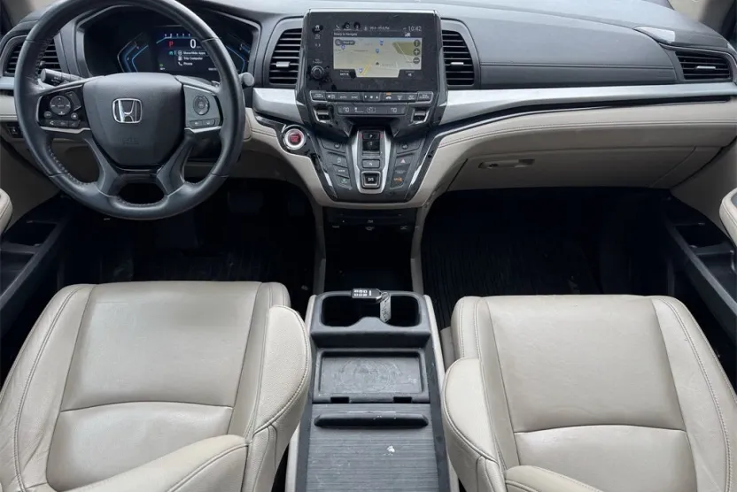 2022 Honda Odyssey Touring photo 1
