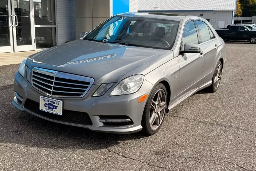 2012 Mercedes Benz E 350 photo 1