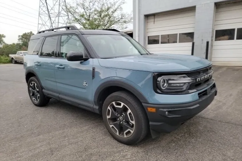 2023 Ford Bronco Sport Outer Banks photo 1