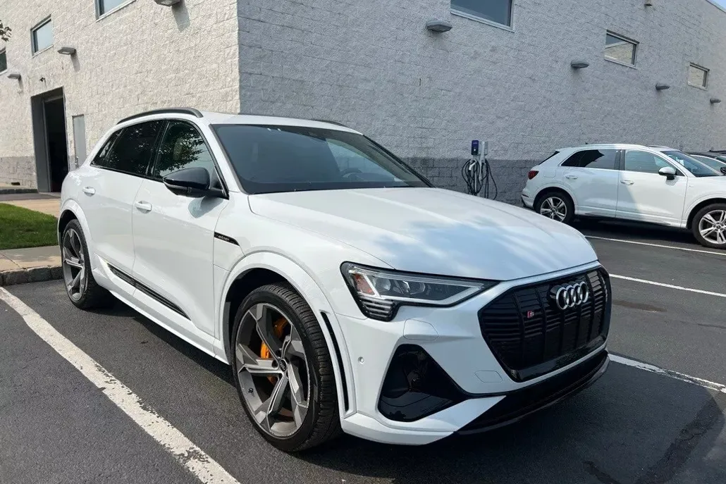 2022 Audi e-tron Prestige photo 1