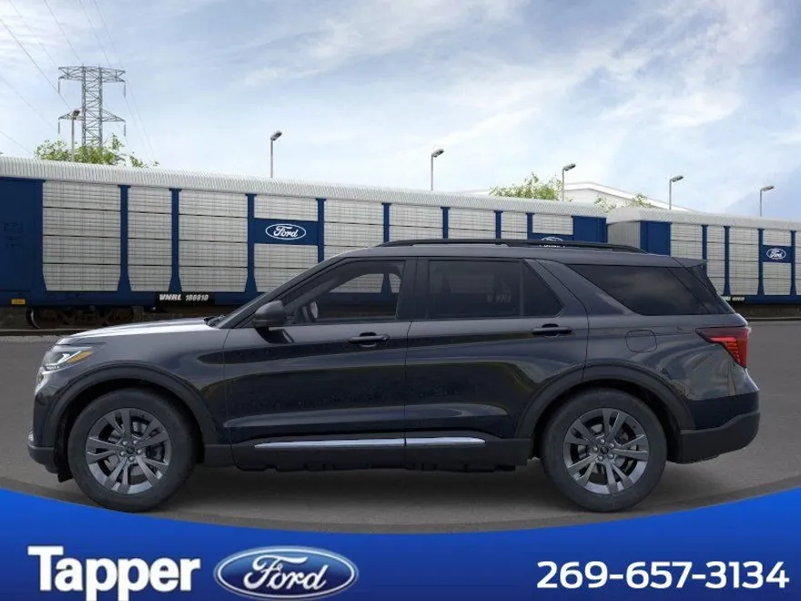 2025 Ford Explorer photo 1