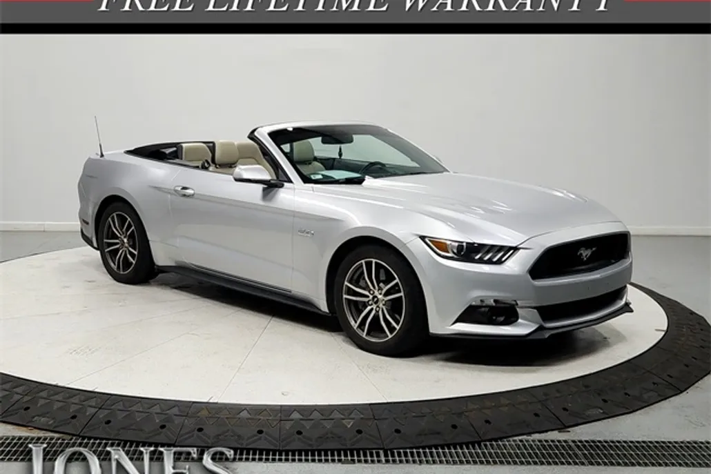 2017 Ford Mustang GT Premium photo 1