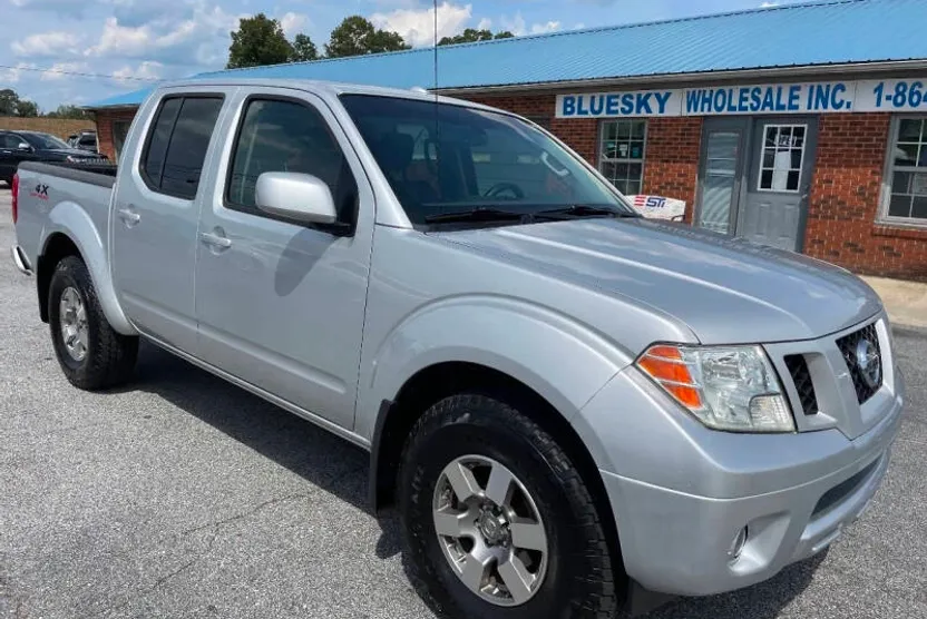 2012 Nissan Frontier PRO-4X photo 1