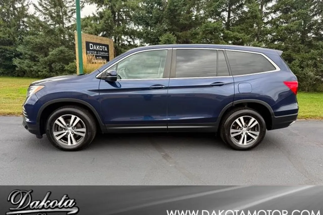 2016 Honda Pilot EX photo 1
