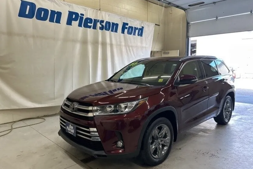 2017 Toyota Highlander Limited Platinum photo 1