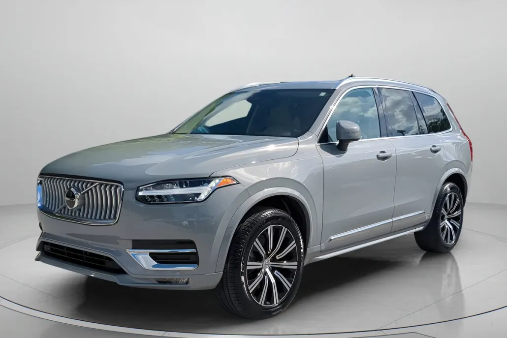 2025 Volvo XC90 B5 Core photo 1