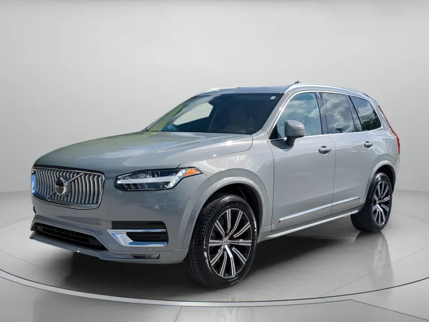 2025 Volvo XC90 B5 Core photo 1