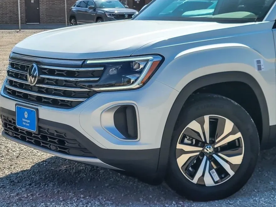2026 Volkswagen Atlas SE Technology photo 1