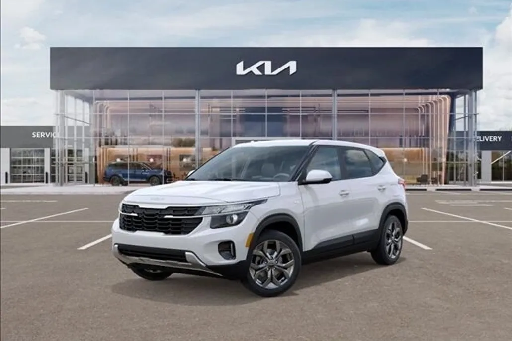2026 Kia Seltos LX photo 1
