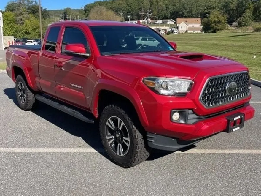 2018 Toyota Tacoma TRD Sport V6 photo 1