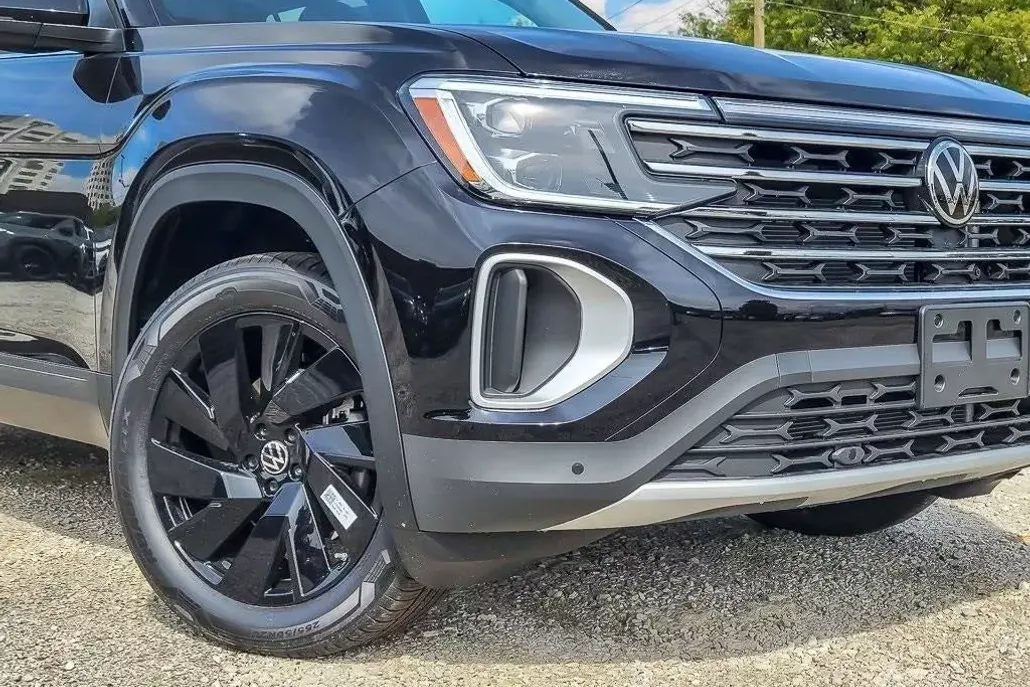 2026 Volkswagen Atlas SE Technology photo 1