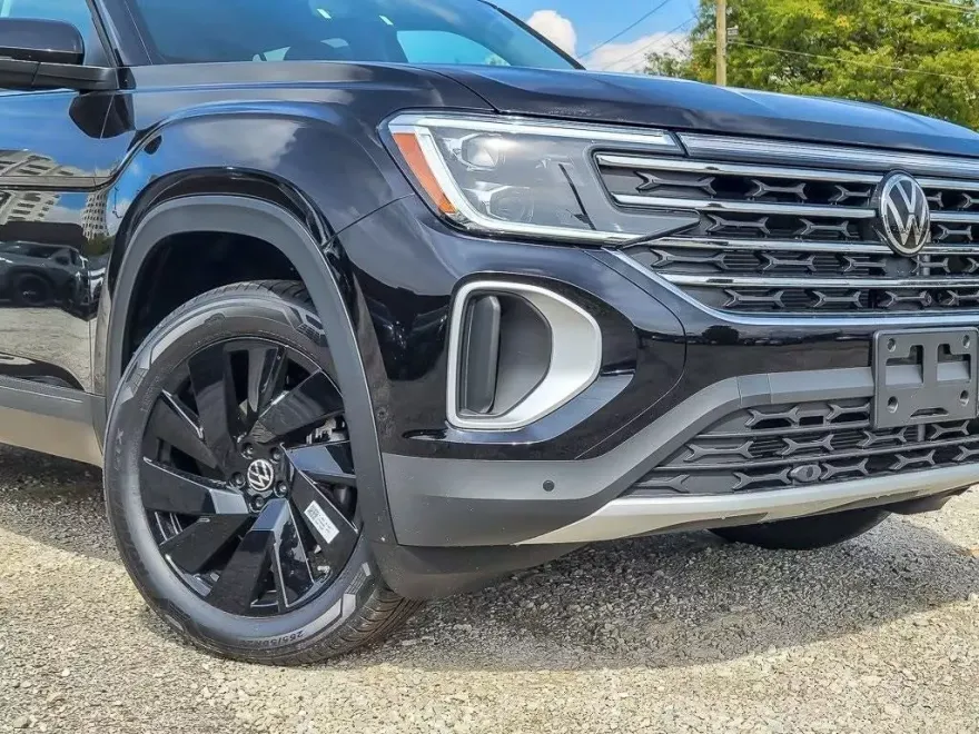 2026 Volkswagen Atlas SE Technology photo 1