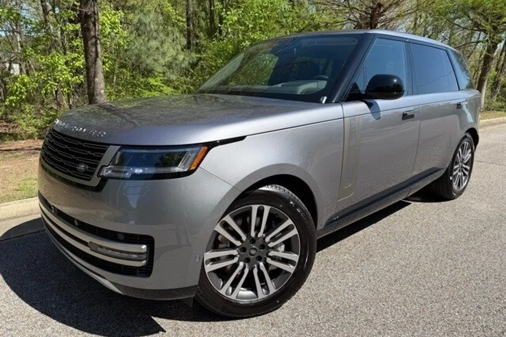 2025 Land Rover Range Rover SE photo 1