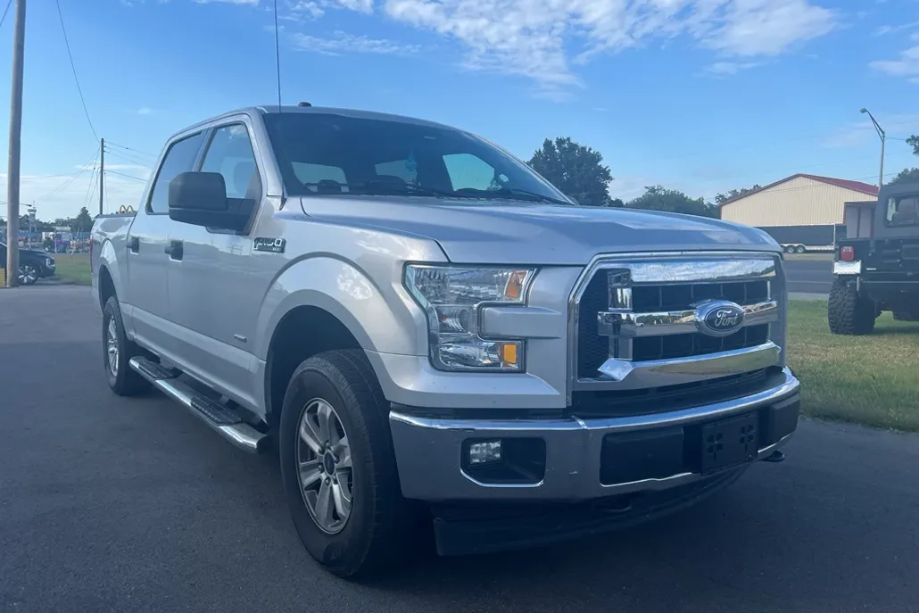 2017 Ford F-150 XLT photo 1
