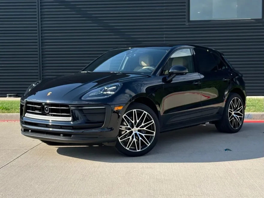 2026 Porsche Macan T photo 1