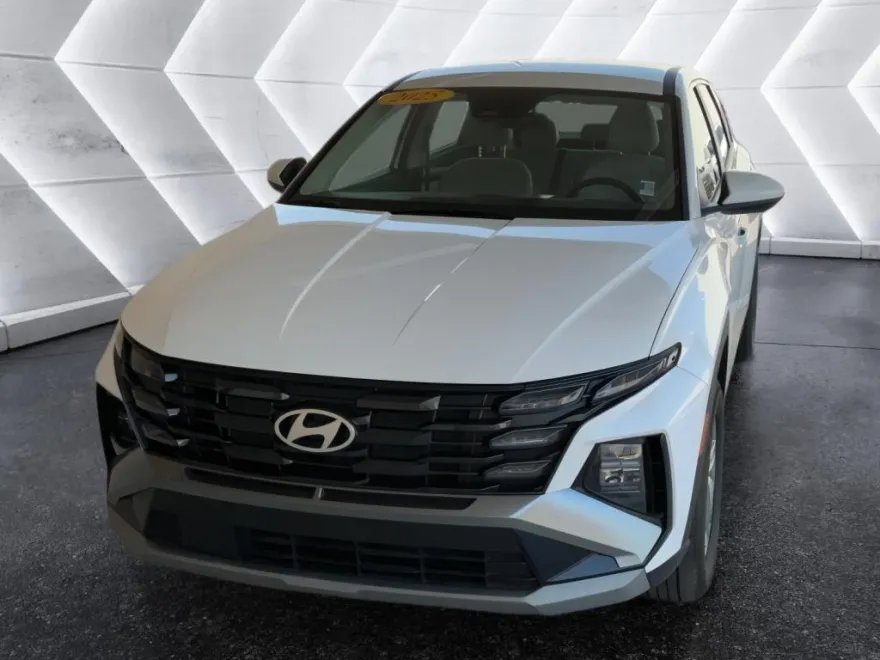 2025 Hyundai Tucson SE photo 1