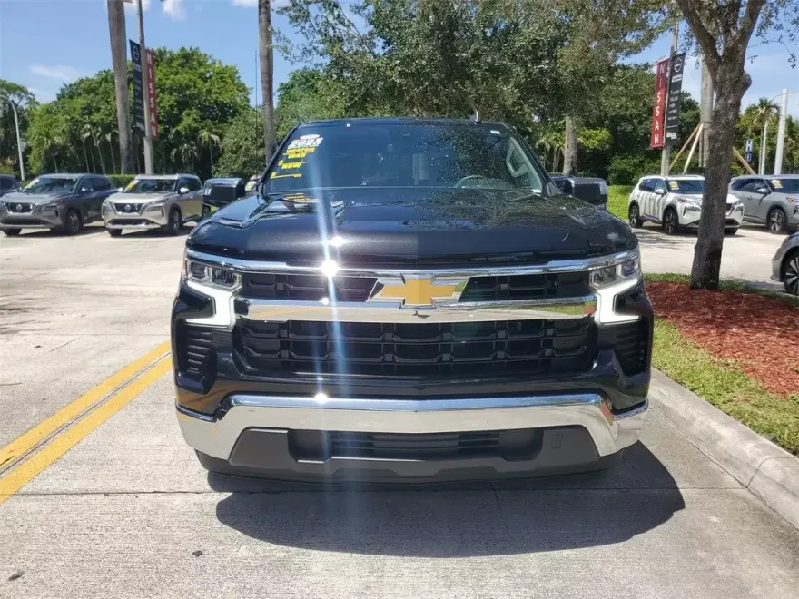 2025 Chevrolet Silverado 1500 photo 1
