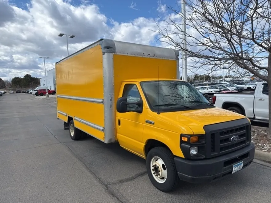 2016 Ford E-350 photo 1