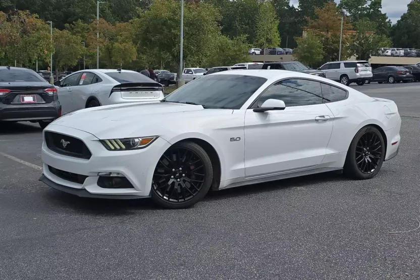 2016 Ford Mustang GT Premium photo 1