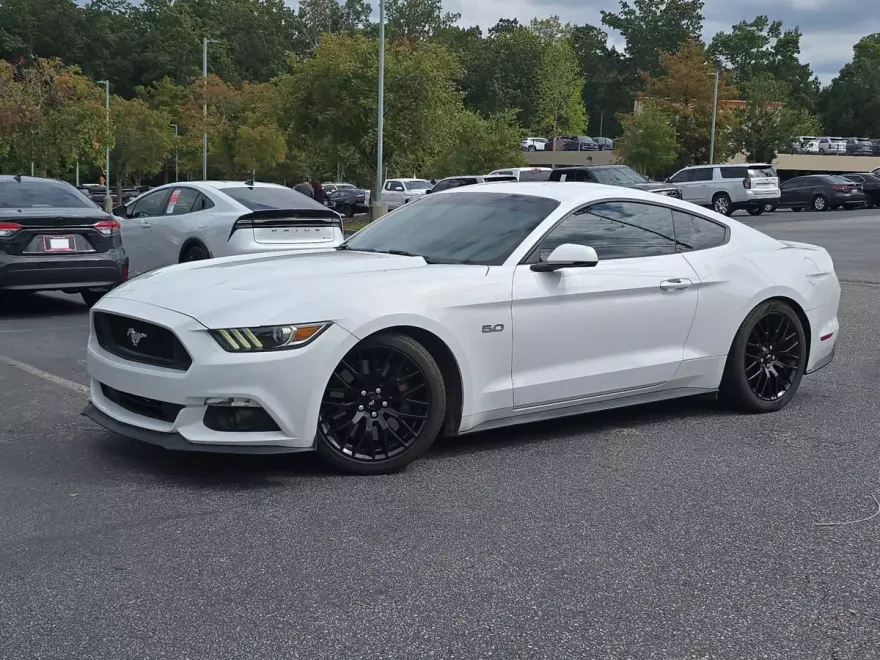 2016 Ford Mustang GT Premium photo 1
