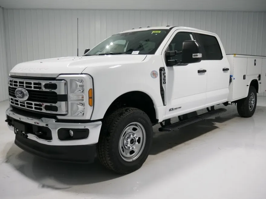 2025 Ford F-350 XL photo 1