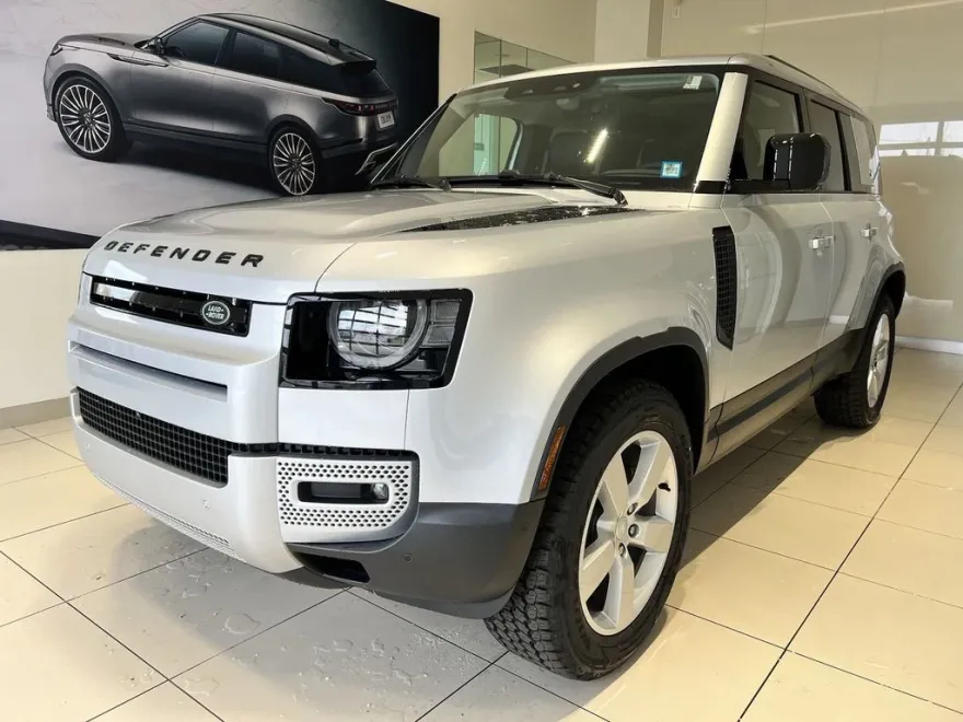 2024 Land Rover Defender 110 S photo 1