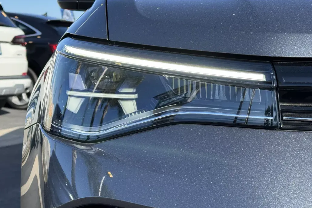 2025 Volkswagen Taos S photo 1