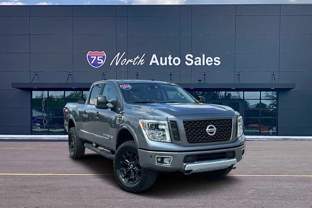 2018 Nissan Titan Crew Cab S photo 1