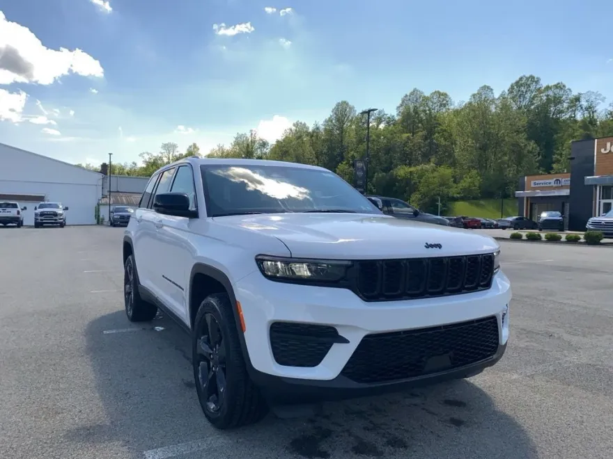 2025 Jeep Grand Cherokee Altitude X photo 1
