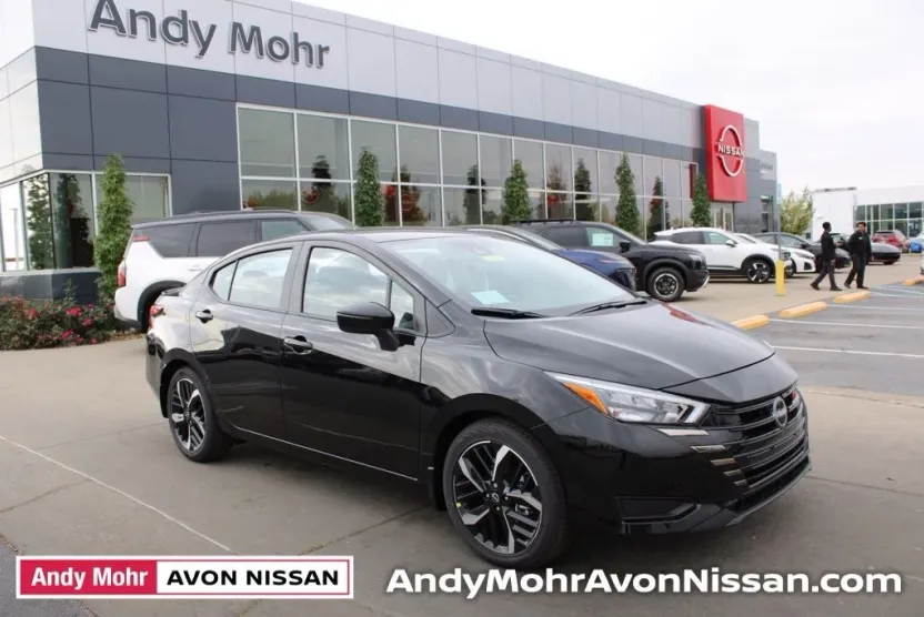 2025 Nissan Versa 1.6 SR photo 1