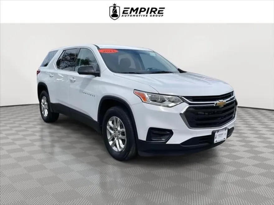2021 Chevrolet Traverse LS photo 1