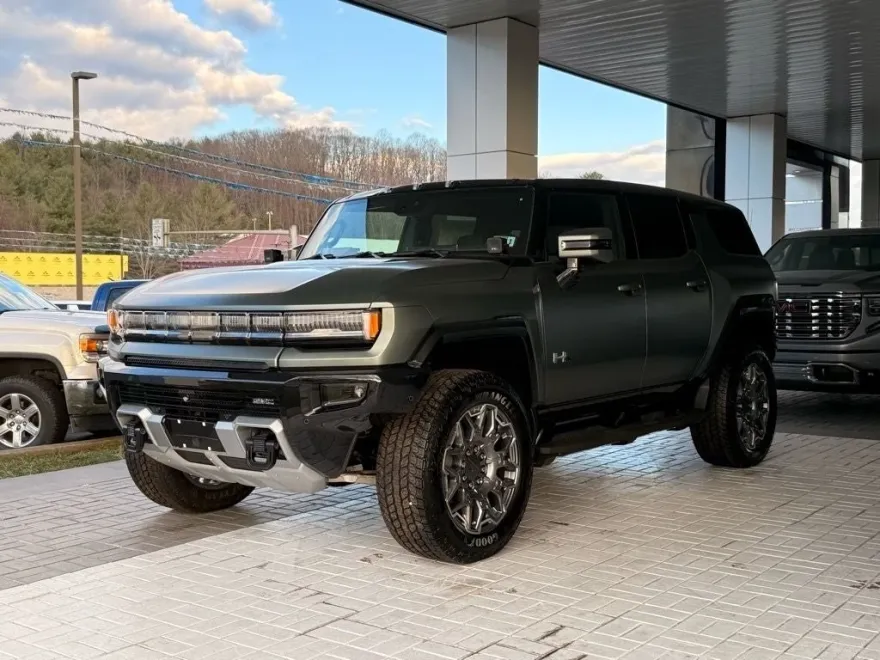 2024 Gmc Hummer EV SUV photo 1