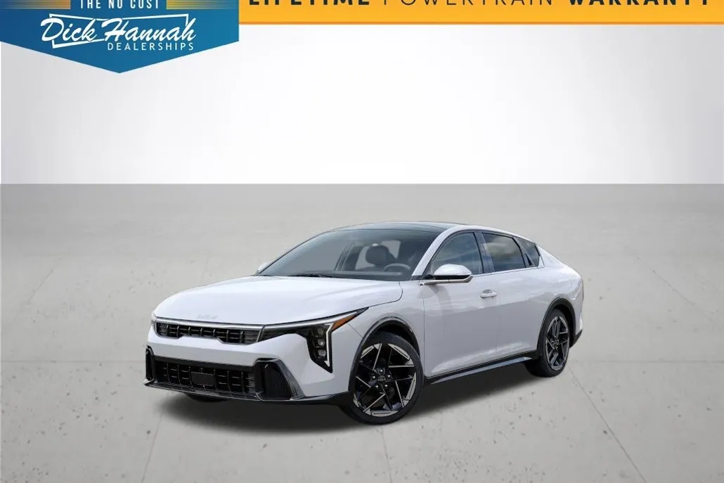 2025 Kia K4 GT-Line photo 1